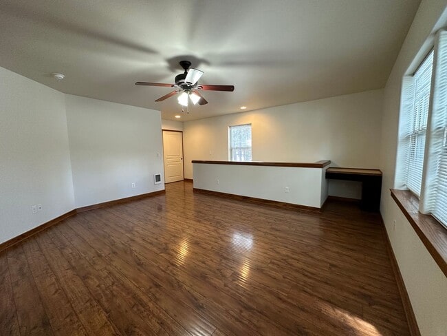Building Photo - Peaceful 2-Bed Home on a Spacious 1-Acre Lot