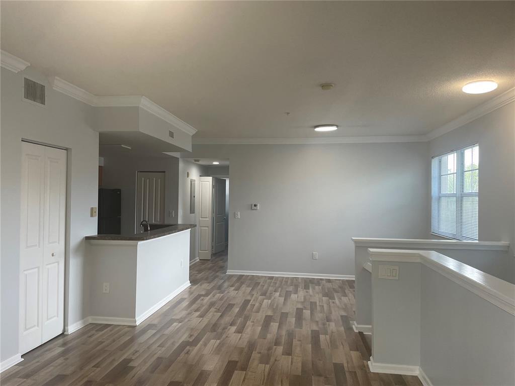 Building Photo - 6020 W Sample Rd