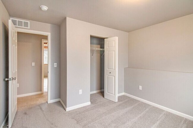 Building Photo - 16044 Bedington Dr