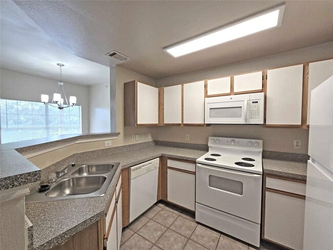 Building Photo - 2320 Gracy Farms Ln