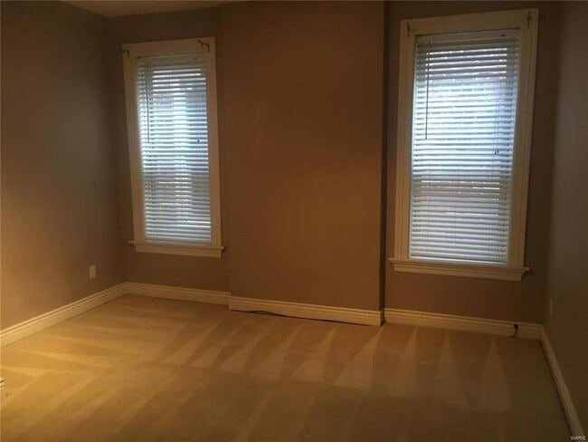 Building Photo - Beautiful home within walking distance to ...
