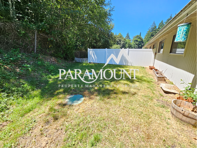 Building Photo - 3 Bedroom 2 Bath Oasis in Port Orchard!