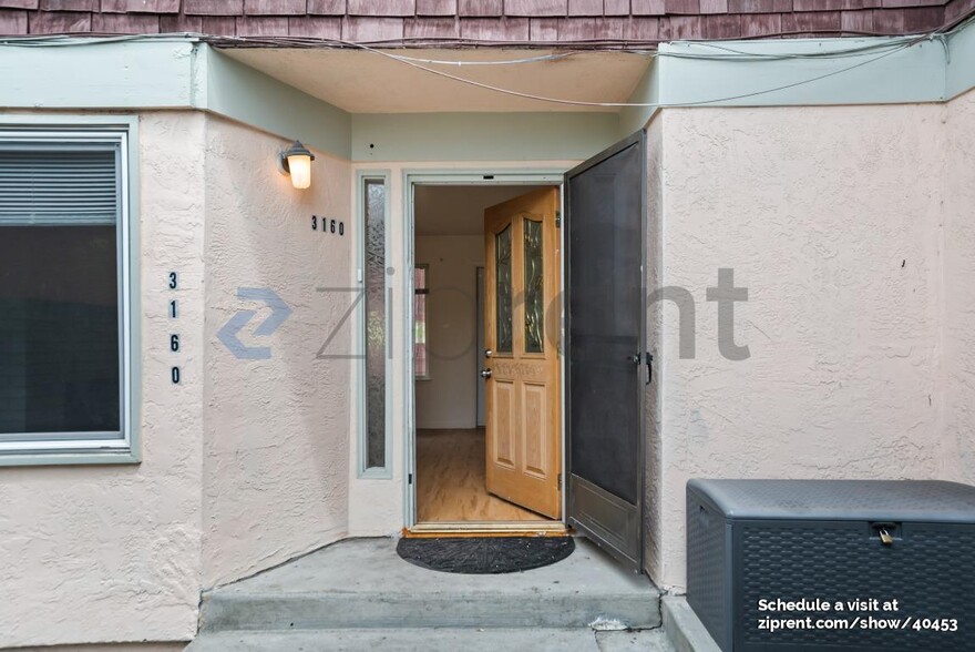 Building Photo - 3160 Birmingham Dr