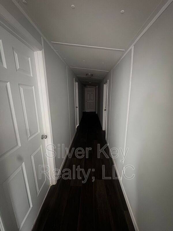 Building Photo - 3000 US-11