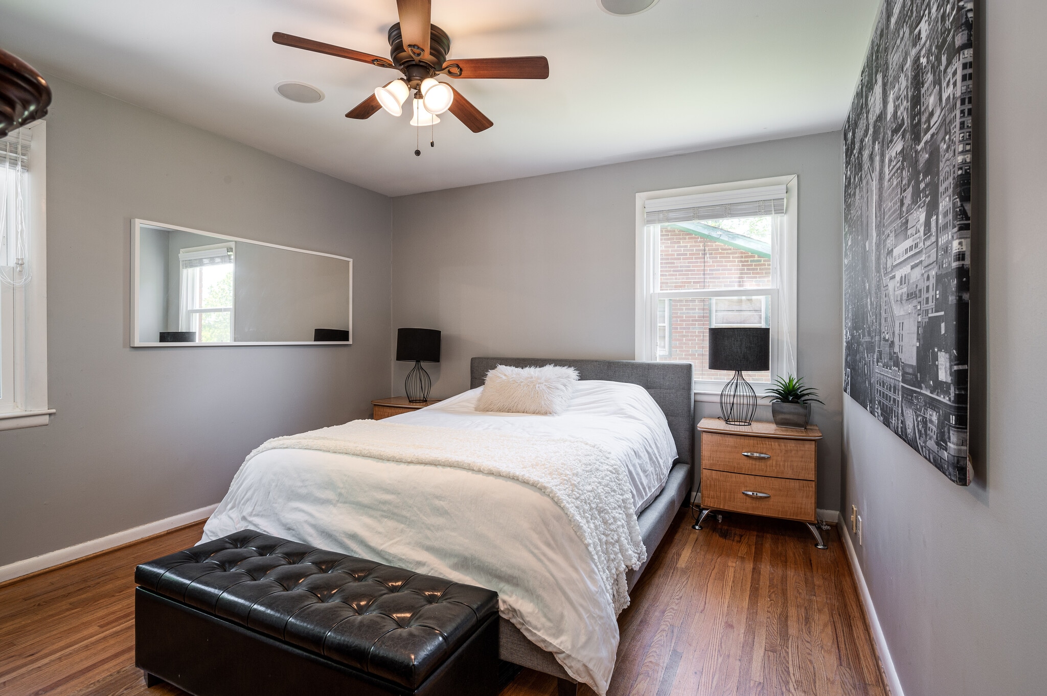 Building Photo - 582 Whispering Hills Dr