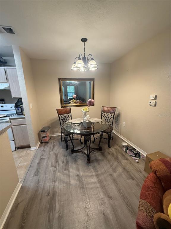 Building Photo - 8911 Manor Loop