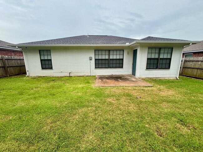 Building Photo - Wonderful 3 Bed 2 Bath Home in Norman
