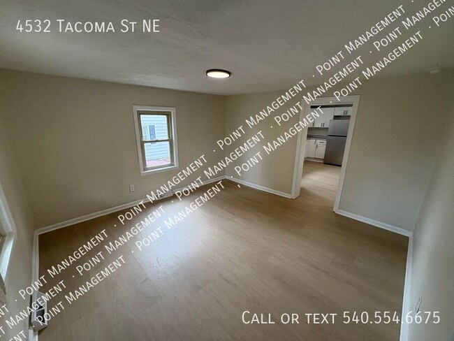 Building Photo - 4532 Tacoma Ave NE