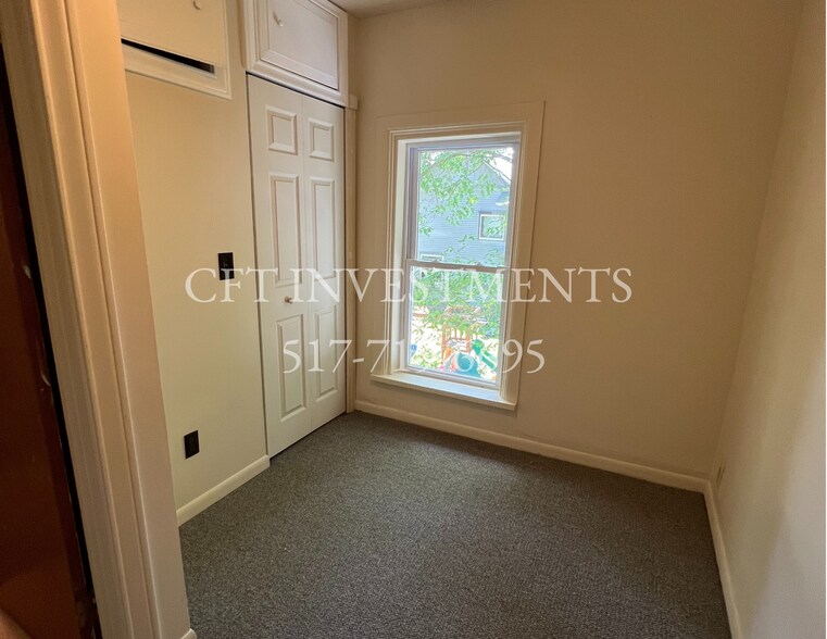 Bedroom - 319 N Cochran Ave