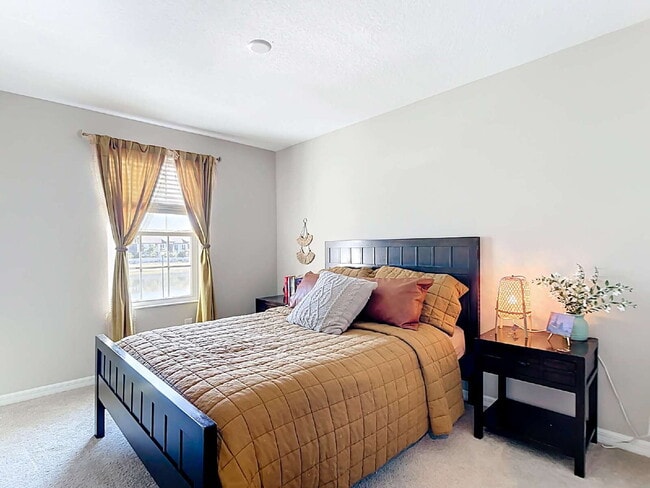 Building Photo - 10525 Oakside Dr