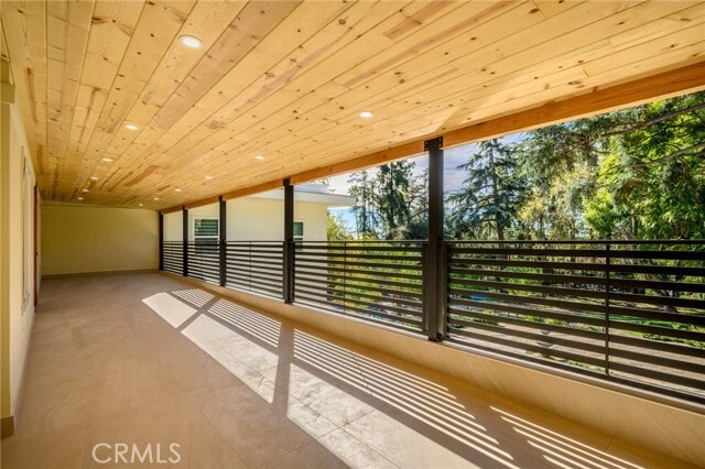 Building Photo - 2065 E Altadena Dr