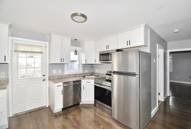 Building Photo - 153 Bosworth St