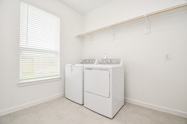 Building Photo - 9606 Starry Eyes Ln