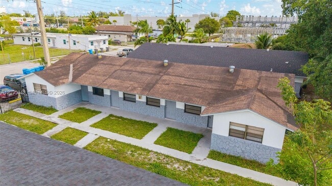 Building Photo - 4120 SW 19th St
