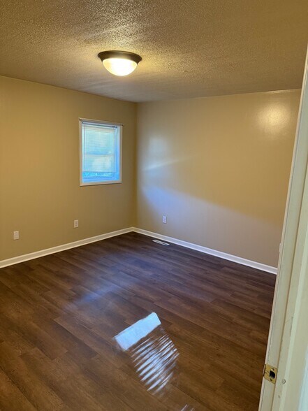 Building Photo - 109 Campbell Ln