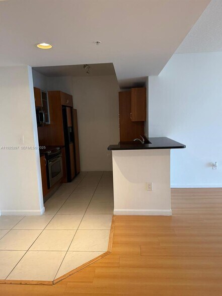 Building Photo - 18800 NE 29th Ave