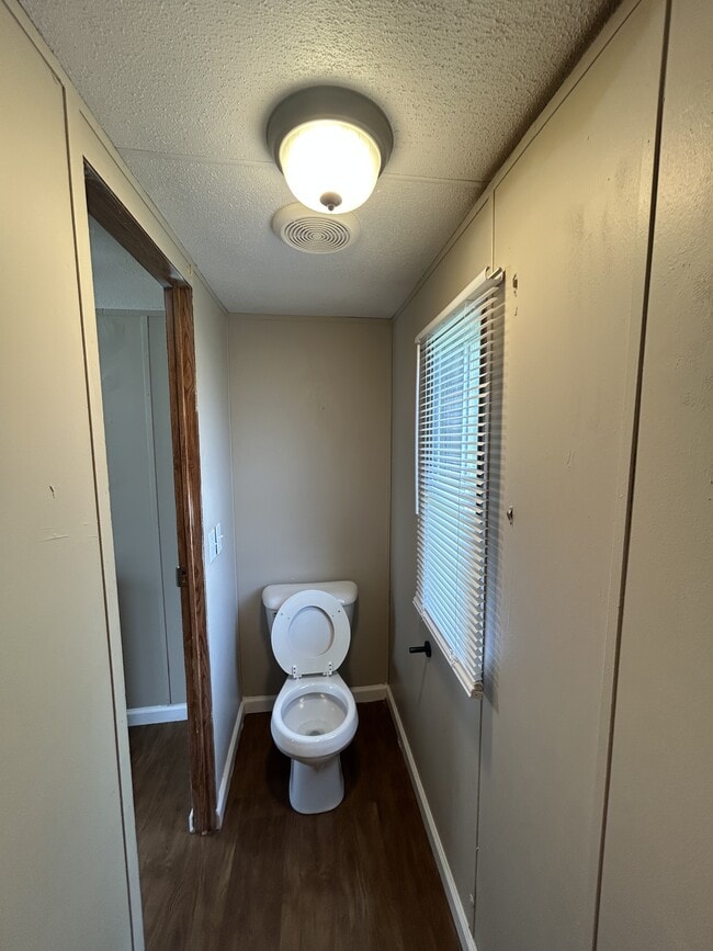 Building Photo - 313 Belew St