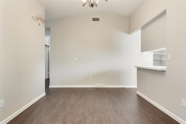 Building Photo - 2218 Meadowglen Dr