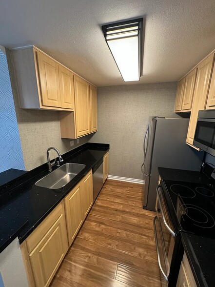 Building Photo - 3928 Arizona St