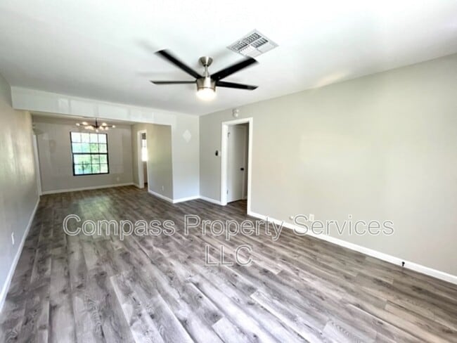 Building Photo - 2321 Glendale Dr