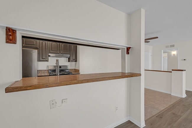 Building Photo - 1422 Rock Glen Ave