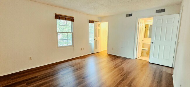Building Photo - 130 Fort Evans Rd SE