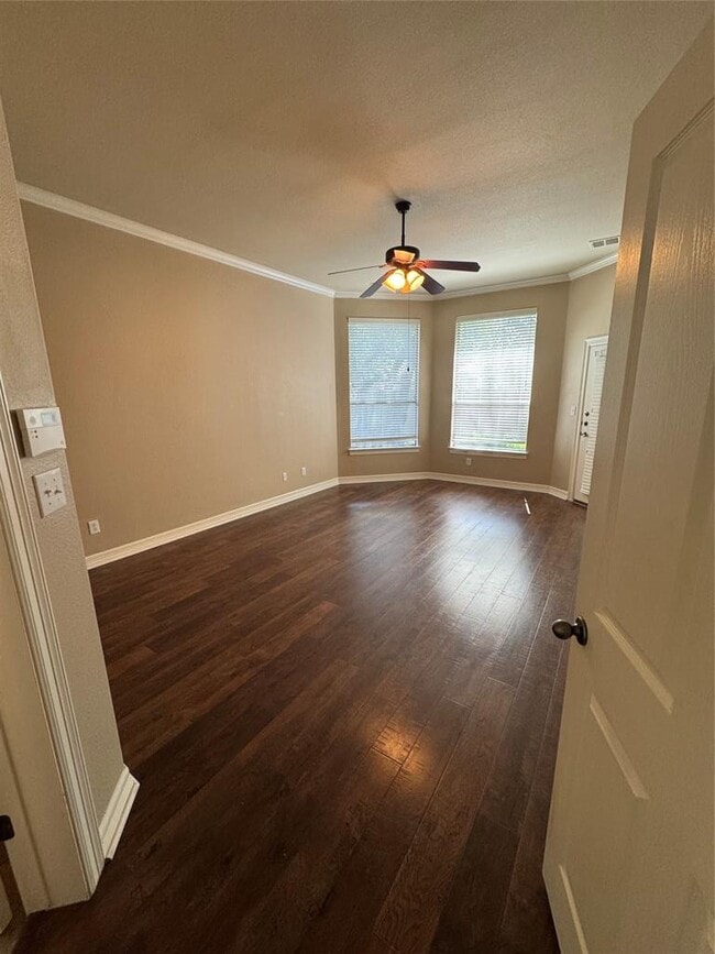 Building Photo - 1220 Pine Forest Cir