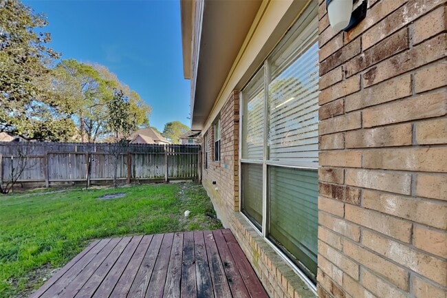 Building Photo - 17322 Harmony Hill Dr