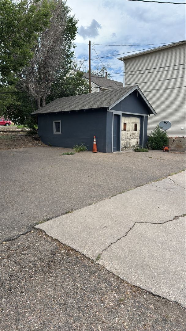 Building Photo - 925 22nd St
