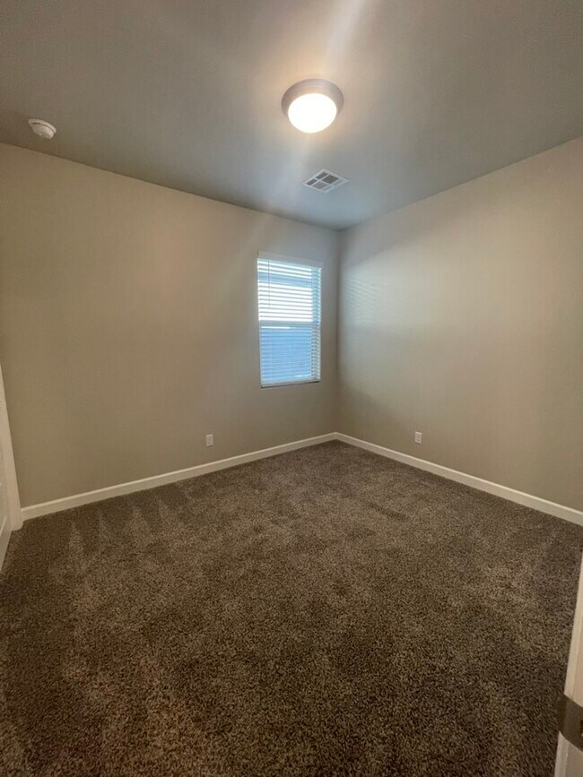 Building Photo - 2451 Camino Plata Loop NE