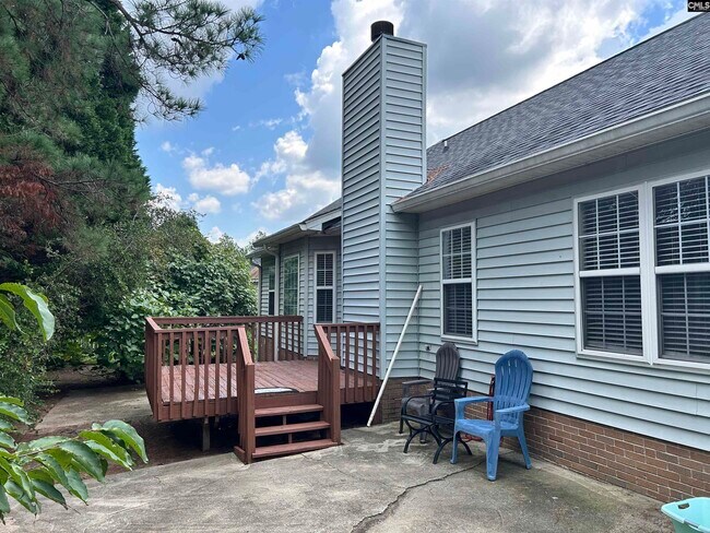 Building Photo - 405 Beech Glen Dr