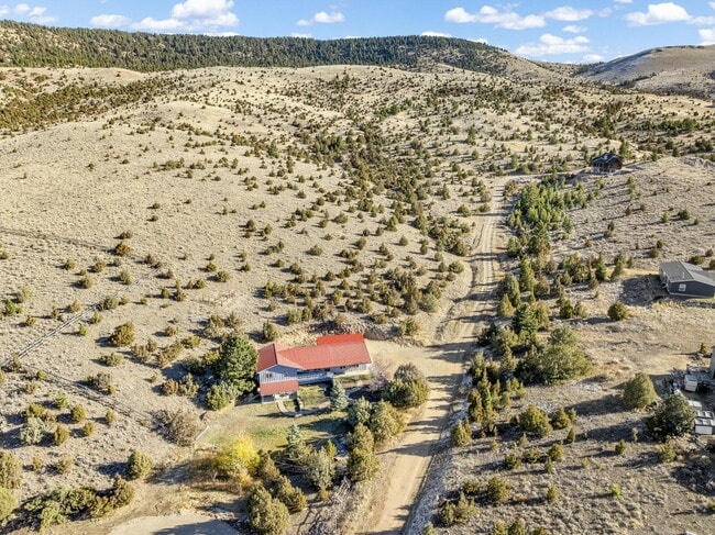Building Photo - Hillside Hideaway in Historic Virginia Cit...
