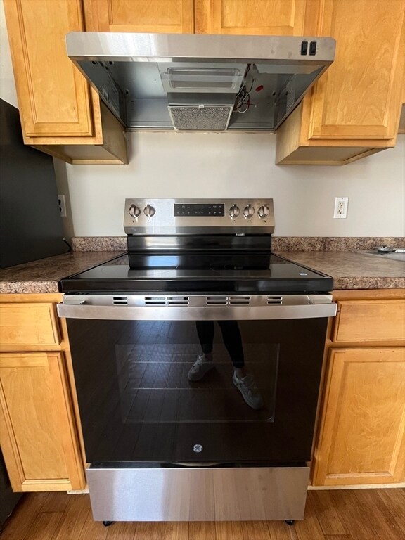 Building Photo - 99 Laighton St