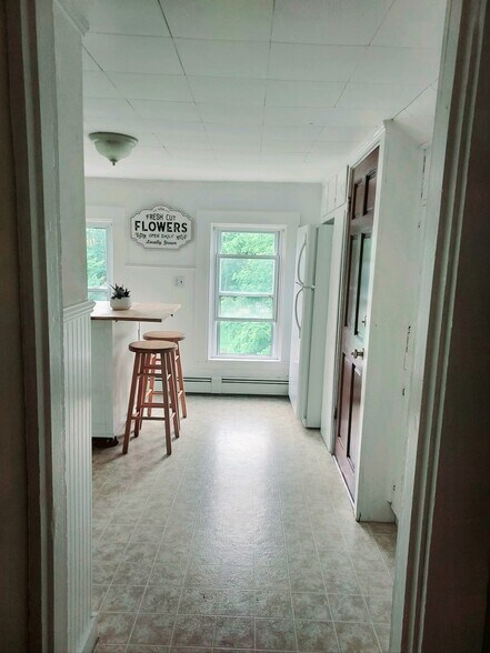 Building Photo - 50 Oliver St