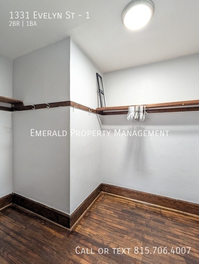 Building Photo - 1331 Evelyn St