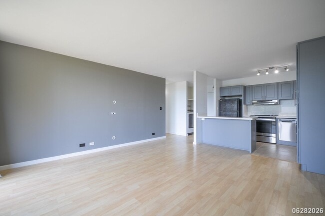 Building Photo - $2,250 / 1br - 1 BED 1 BATH CONDO IN KEMO'O BY THE LAKE