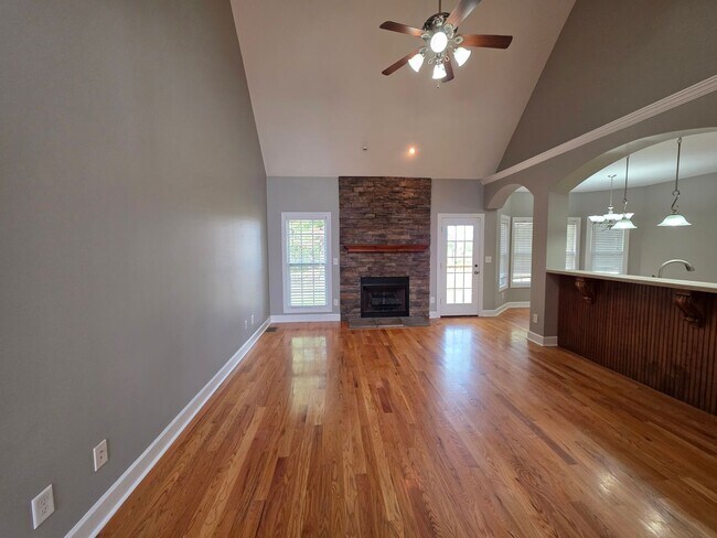 Building Photo - Magnificent Custom Home in Drakes Cove