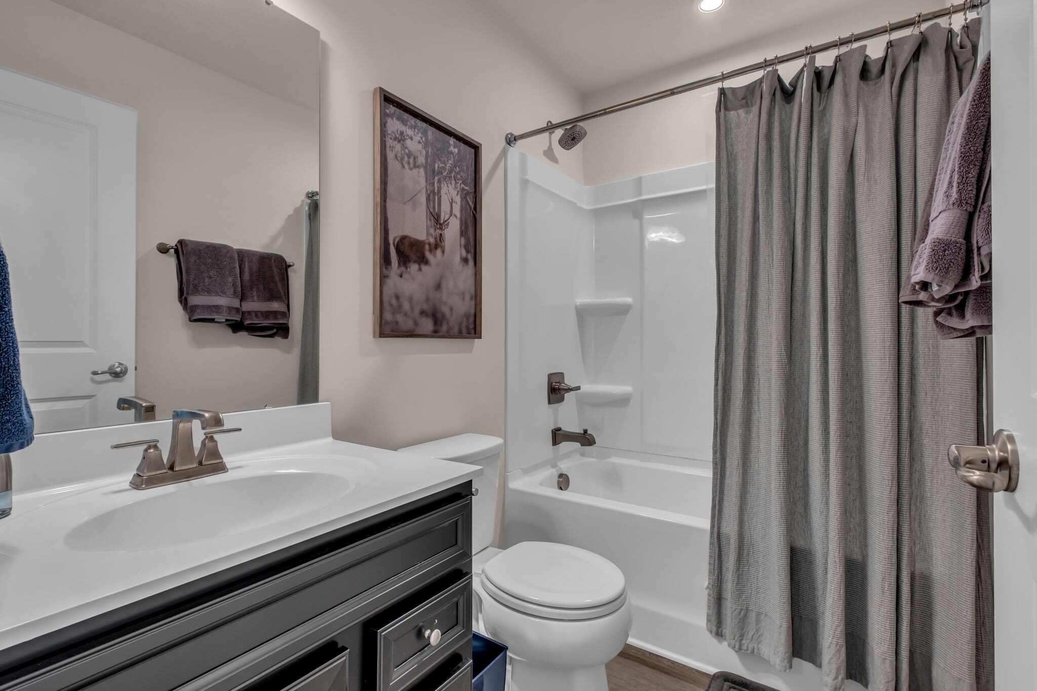 PROPERTY DOES NOT COME FURNISHED - 420 Park Ave