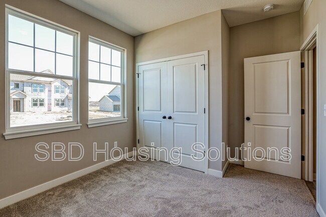 Building Photo - 27321 E Oak Vw Dr