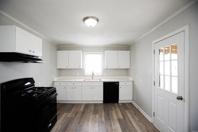 Building Photo - 1305 W 21st St