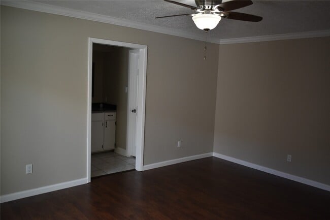 Building Photo - 16627 Gaeldom Dr