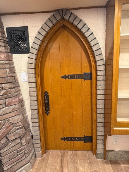 Building Photo - 452 S 800 E
