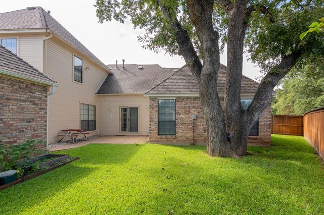 Building Photo - 704 Shady Ln