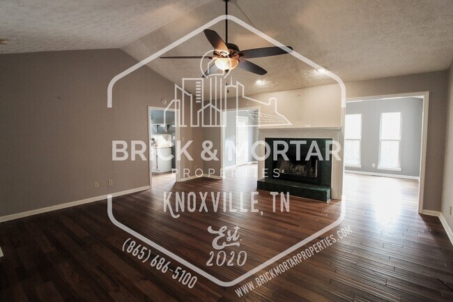 Building Photo - 808 Pioneer Dr