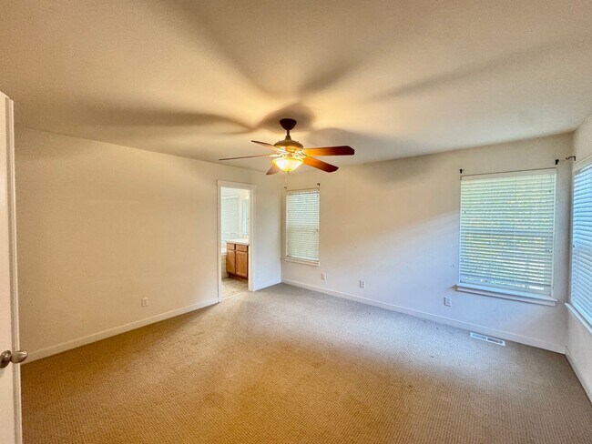 Building Photo - Sammamish Home.....