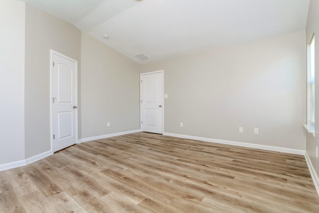 Building Photo - 2509 Guildhall Ln