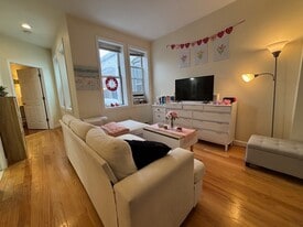 Building Photo - 8 Grove St