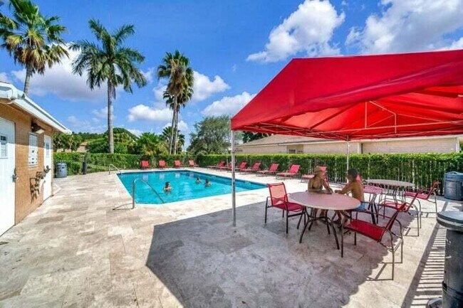 Building Photo - 4131 Eastridge Cir