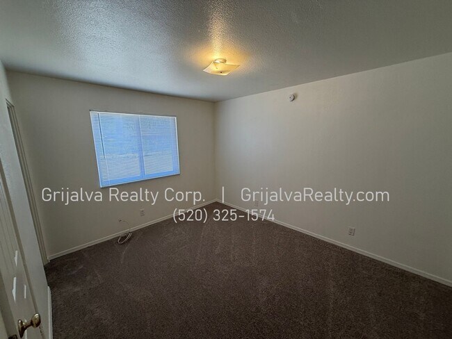 Building Photo - 6850 E Lurlene Dr