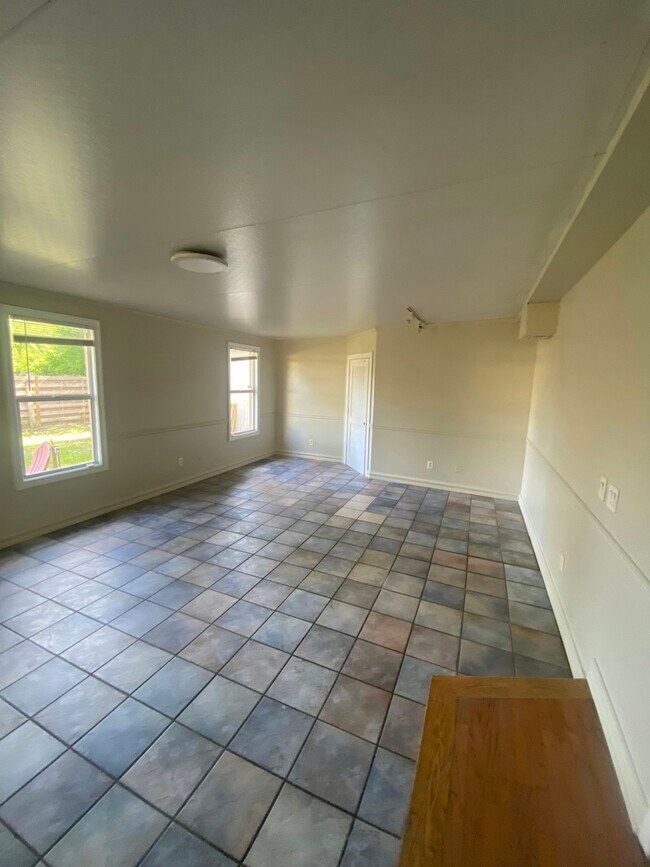 Building Photo - 7413 Crock Ave